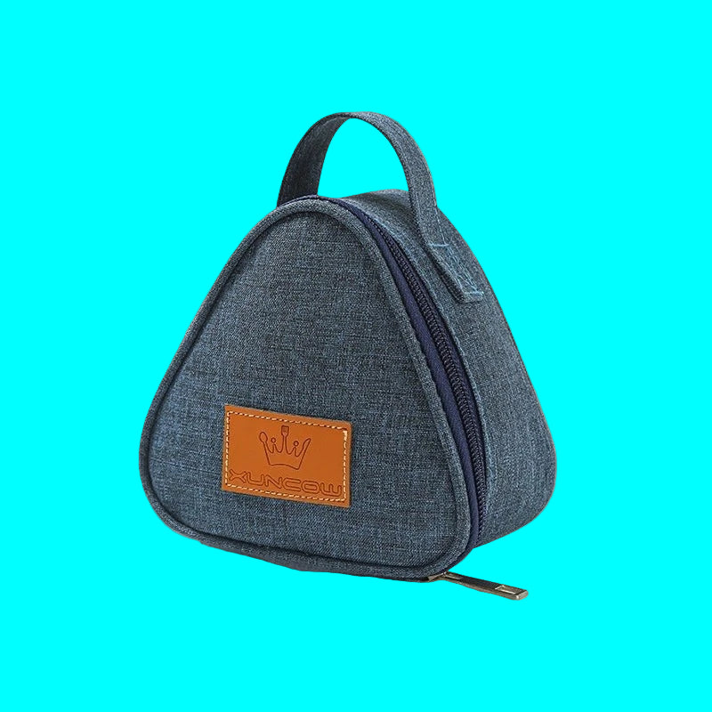 Sac isolé bleu