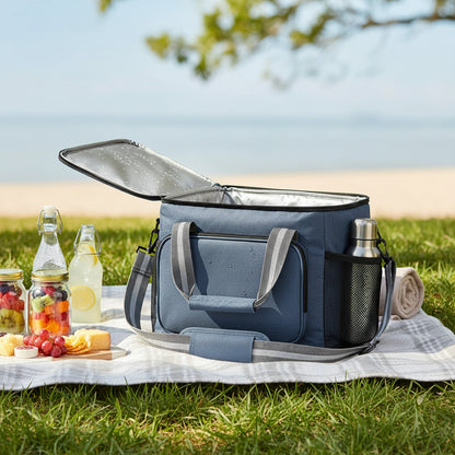 sac isotherme repas pique-nique sur l herbe